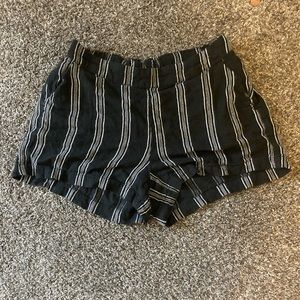 Cute stripped black and white shorts